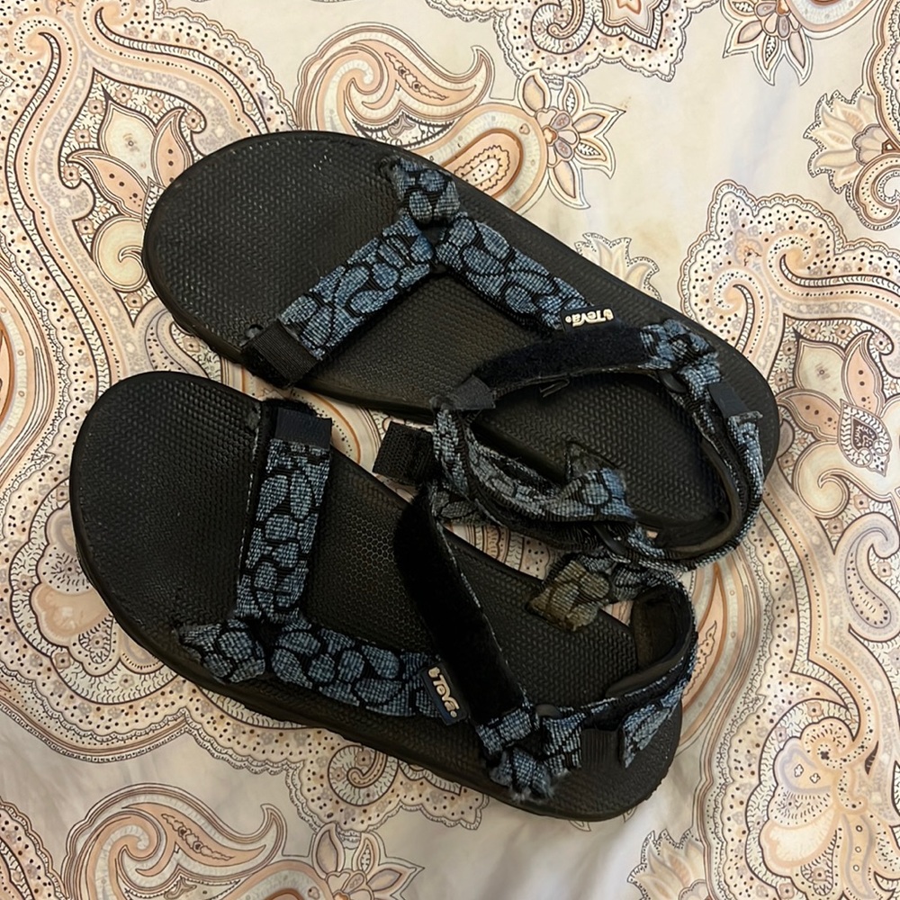 Teva 7.5 sandals